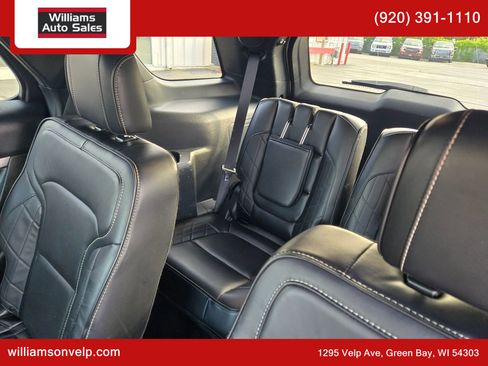 Used 2019 Ford Explorer Platinum image 15