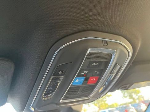 Used 2022 Jeep Grand Cherokee Altitude AWD/4WD image 26