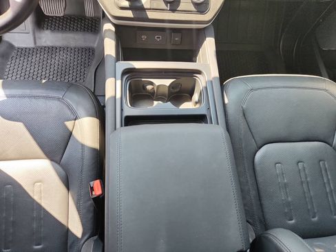 Used 2021 Land Rover Defender 110 SE AWD/4WD image 12