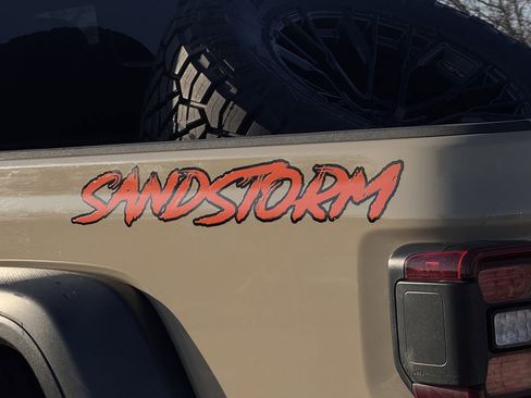 Used 2020 Jeep Gladiator Rubicon image 11