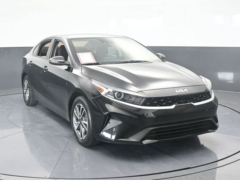 Used 2023 Kia Forte LXS w/ LXS Technology Package image 9