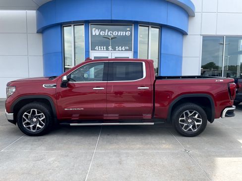 Used 2024 GMC Sierra 1500 SLT w/ SLT Premium Package AWD/4WD image 1