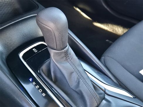 Certified 2023 Toyota Corolla LE image 10