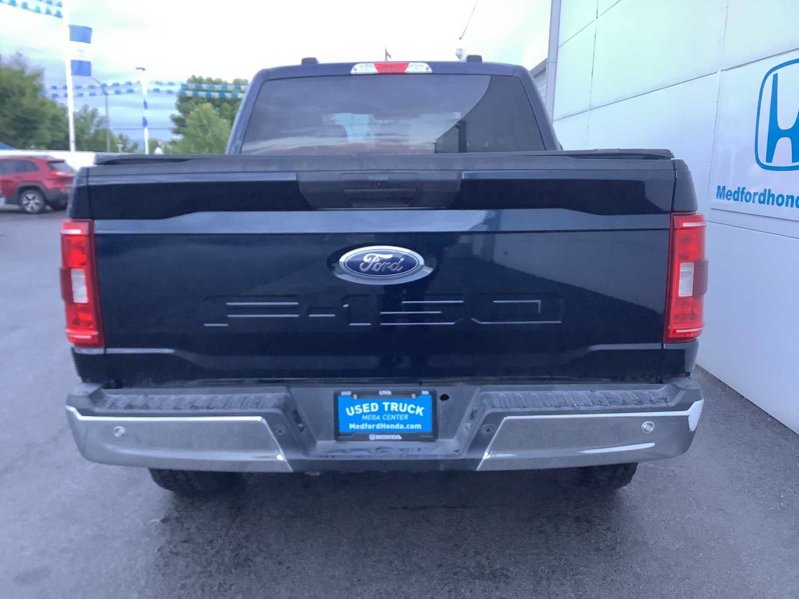 Used 2023 Ford F150 XLT AWD/4WD image 5