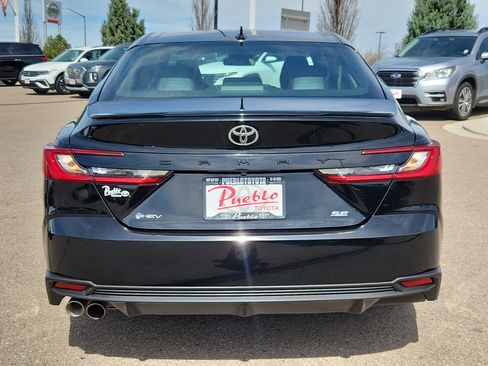 Used 2025 Toyota Camry SE image 12