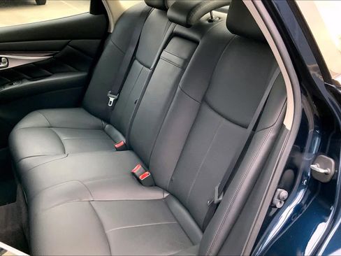 Used 2016 INFINITI Q70 3.7 AWD/4WD image 21
