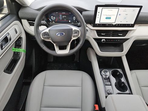 New 2026 Ford Explorer Active w/ Active Comfort Package image 4