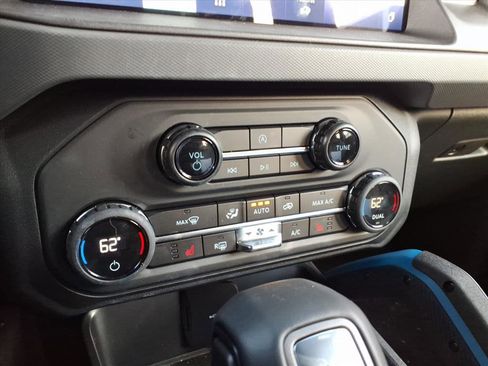 Used 2024 Ford Bronco Black Diamond image 21