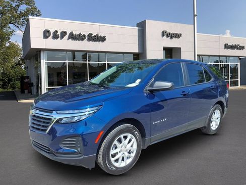 Used 2023 Chevrolet Equinox LS AWD/4WD image 4