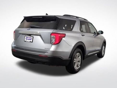 Used 2022 Ford Explorer XLT AWD/4WD image 5