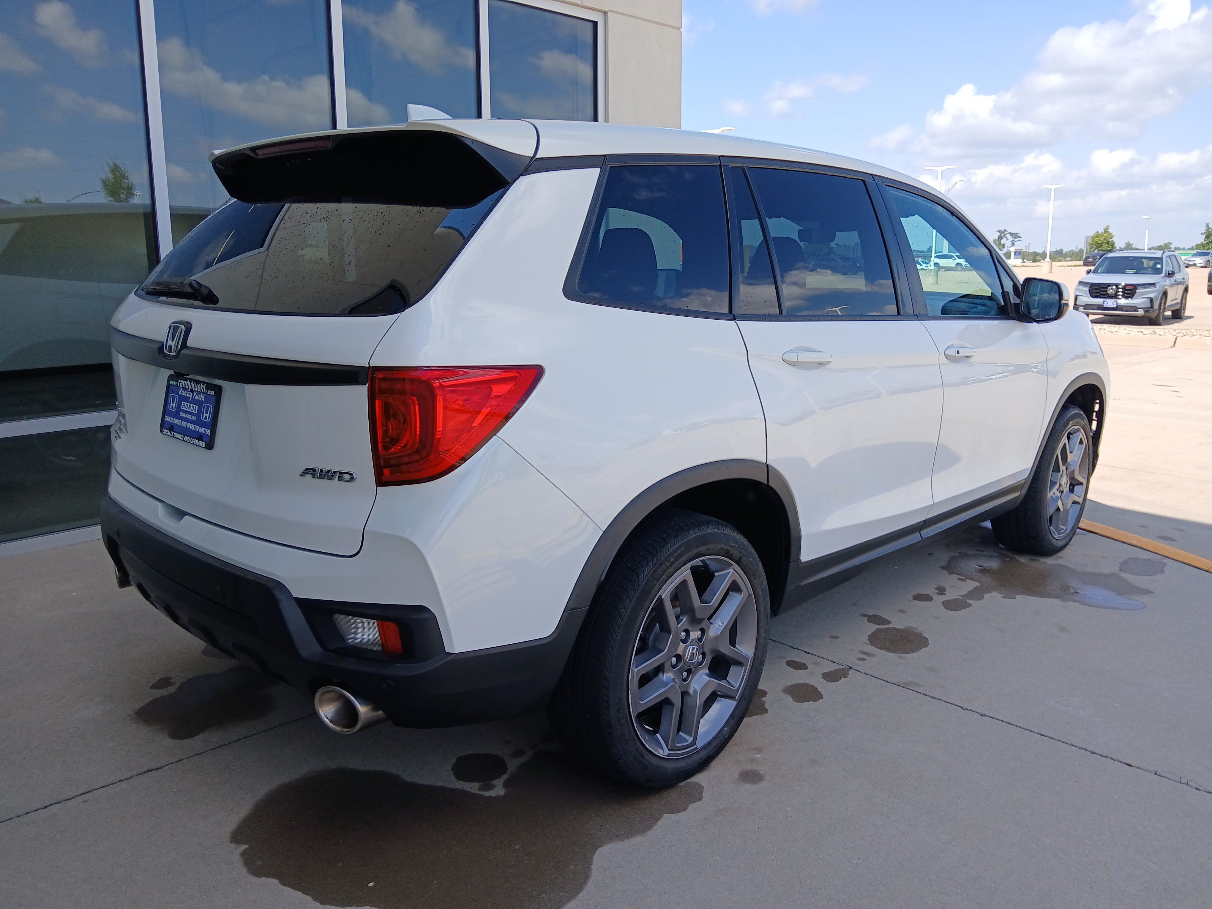 Used 2023 Honda Passport EX-L image 6