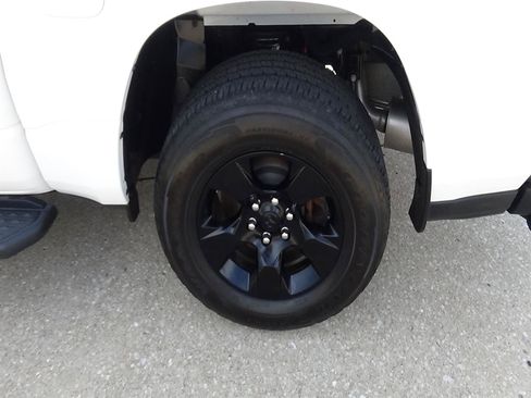 Certified 2025 RAM 1500 Tradesman w/ Night Edition AWD/4WD image 11