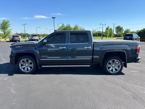 Used 2018 GMC Sierra 1500 Denali w/ Denali Ultimate Package AWD/4WD image 2