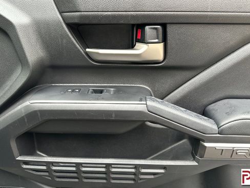 Used 2025 Toyota Tacoma TRD Off-Road image 20