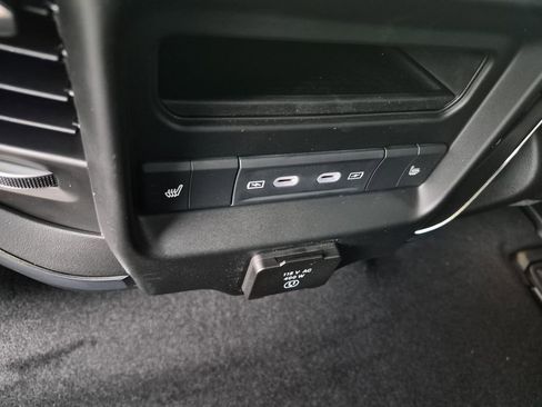 New 2026 RAM 1500 Laramie AWD/4WD image 14