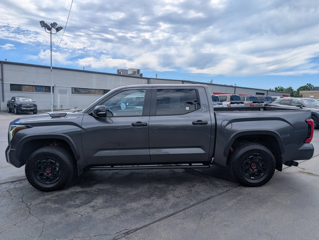 Used 2026 Toyota Tundra Limited AWD/4WD image 3