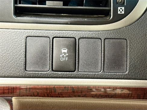 Used 2014 Toyota Camry XLE image 10