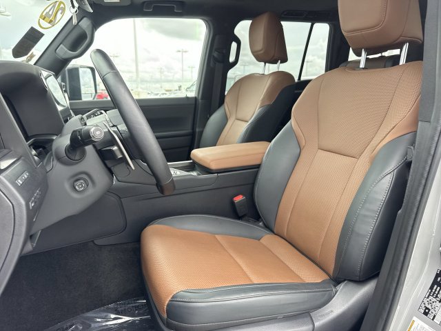 Certified 2024 Lexus GX 550 w/ Cold Area Package AWD/4WD image 11