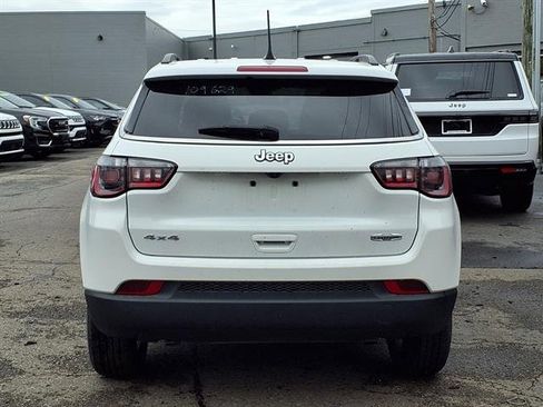 Used 2024 Jeep Compass Latitude AWD/4WD image 3