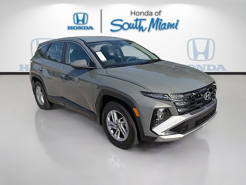 Used 2025 Hyundai Tucson SE FWD image 1