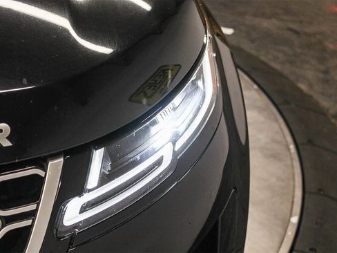 Used 2020 Land Rover Range Rover Evoque SE image 11