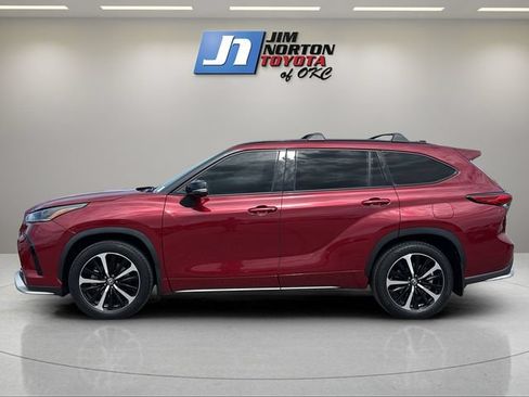 Used 2022 Toyota Highlander XSE FWD image 8