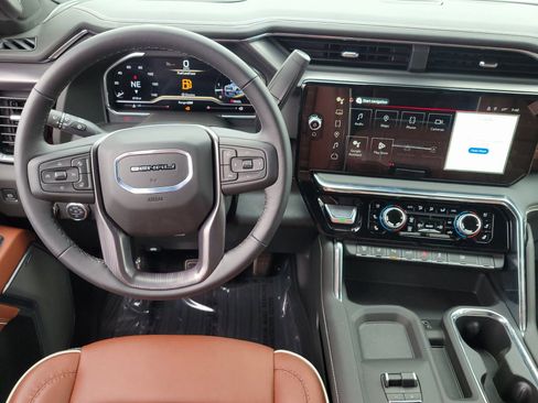 New 2025 GMC Sierra 3500 Denali Ultimate image 11