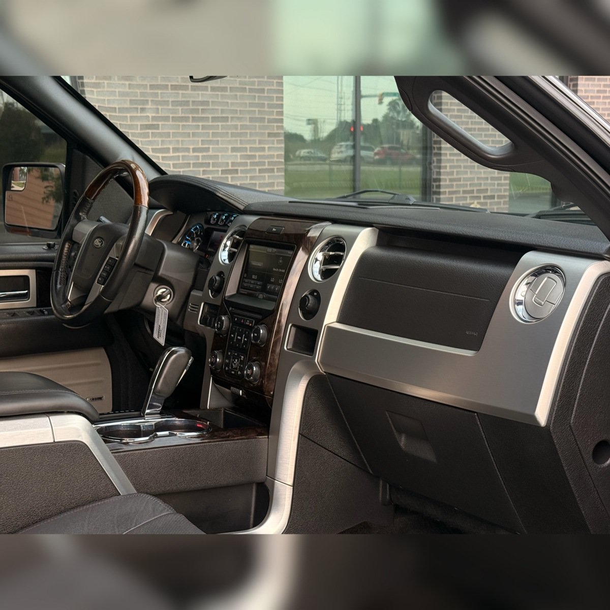 Used 2014 Ford F150 Platinum AWD/4WD image 9