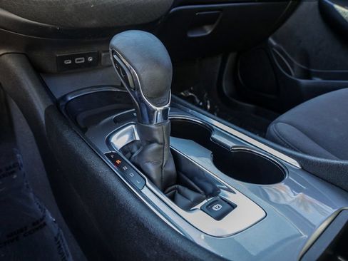 Used 2023 Chevrolet Malibu LT FWD image 31