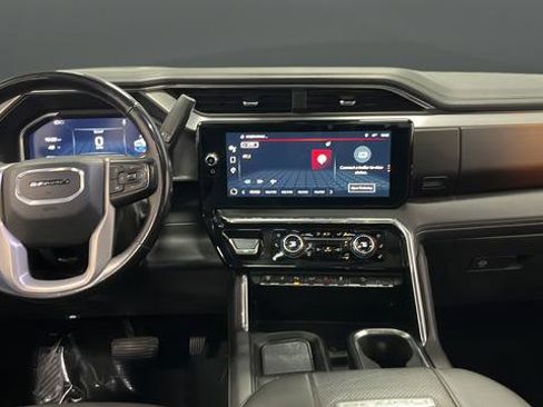 Used 2024 GMC Sierra 2500 Denali w/ Denali Reserve Package AWD/4WD image 11