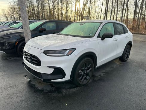 Used 2025 Honda HR-V Sport image 1