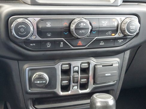 Used 2021 Jeep Gladiator Overland w/ Popular Equipment Package image 23