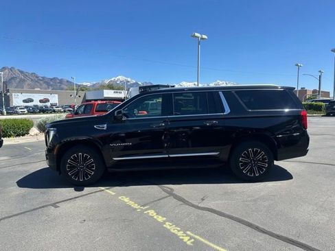 Used 2025 GMC Yukon XL Elevation w/ Elevation Premium Package AWD/4WD image 7