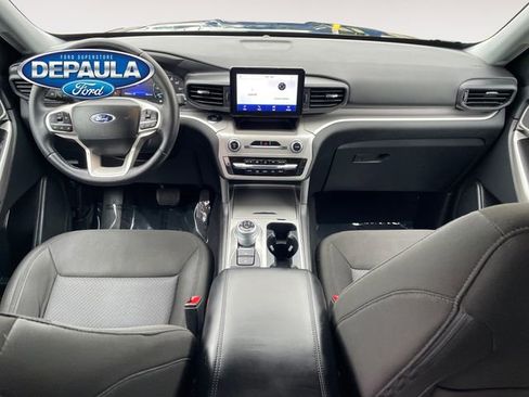 Used 2023 Ford Explorer XLT AWD/4WD image 13