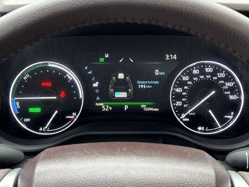 Used 2023 Toyota Sienna Platinum image 32