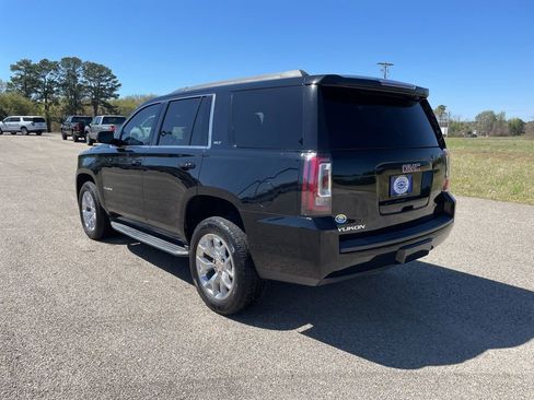Used 2017 GMC Yukon SLT w/ Open Road Package image 3