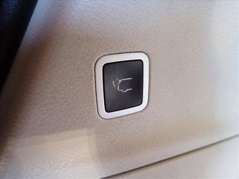 Used 2017 Chrysler Pacifica Limited w/ Advanced Safetytec Group image 9