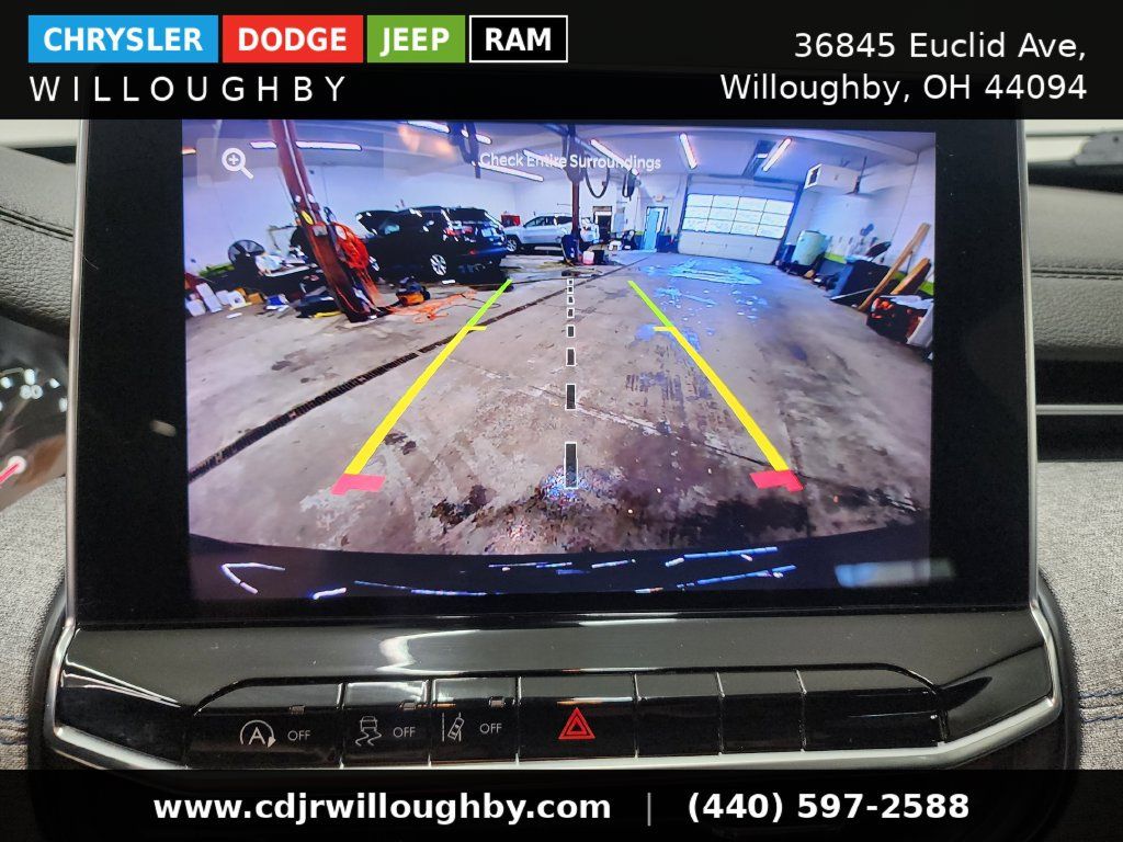 Used 2024 Jeep Compass Latitude AWD/4WD image 21