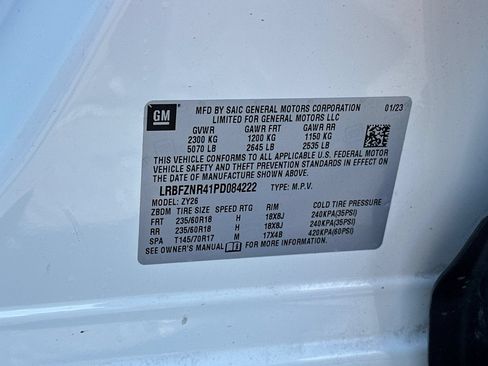 Used 2023 Buick Envision Essence FWD image 40