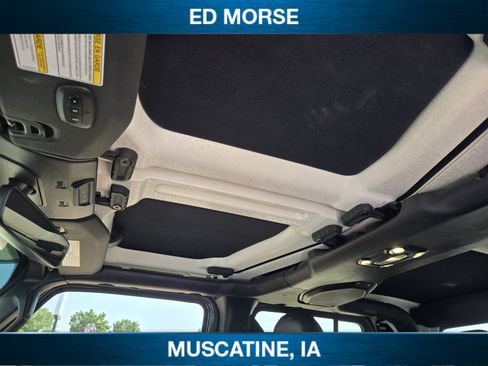 Used 2021 Jeep Gladiator Mojave AWD/4WD image 11