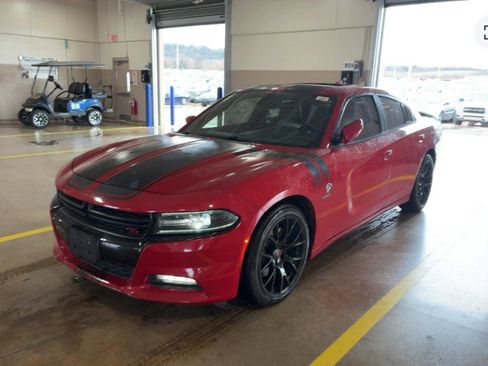 Used 2016 Dodge Charger R/T RWD image 3