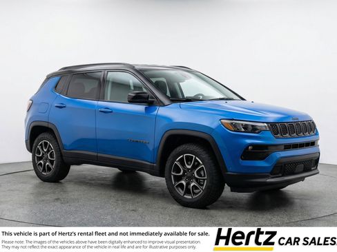 Used 2025 Jeep Compass Trailhawk AWD/4WD image 1