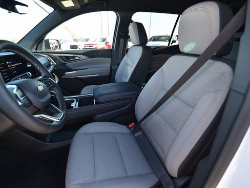 New 2026 Chevrolet Traverse LT w/ Driver Confidence Package image 9