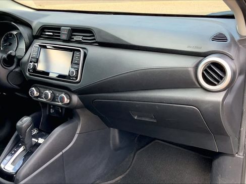 Used 2020 Nissan Versa S FWD image 18