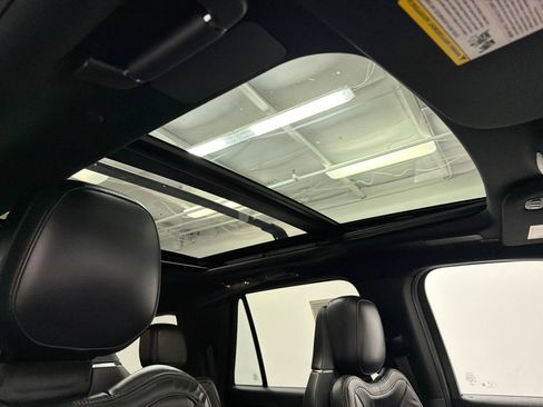 Certified 2022 Lincoln Navigator Reserve AWD/4WD image 15
