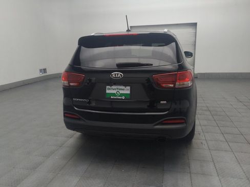 Used 2017 Kia Sorento AWD image 7