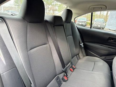 Used 2025 Toyota Corolla LE image 29