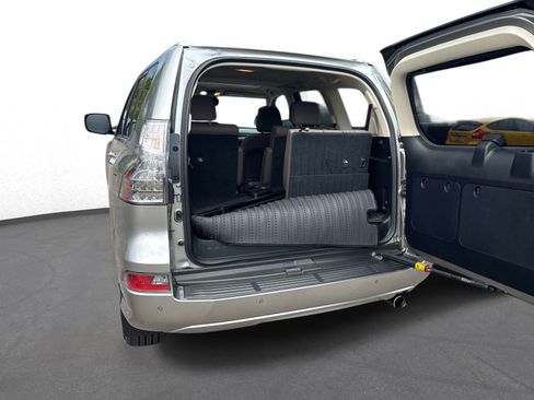 Certified 2023 Lexus GX 460 Premium AWD/4WD image 11