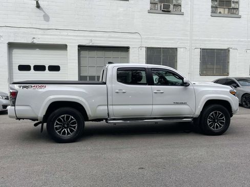 Used 2020 Toyota Tacoma TRD Sport AWD/4WD image 6