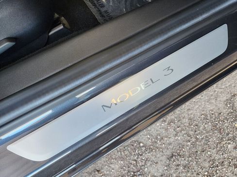 Used 2018 Tesla Model 3 Long Range RWD image 56